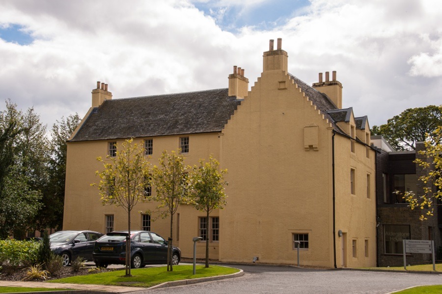 Alderstone House Castle in Mid Calder, Midlothian Stravaiging